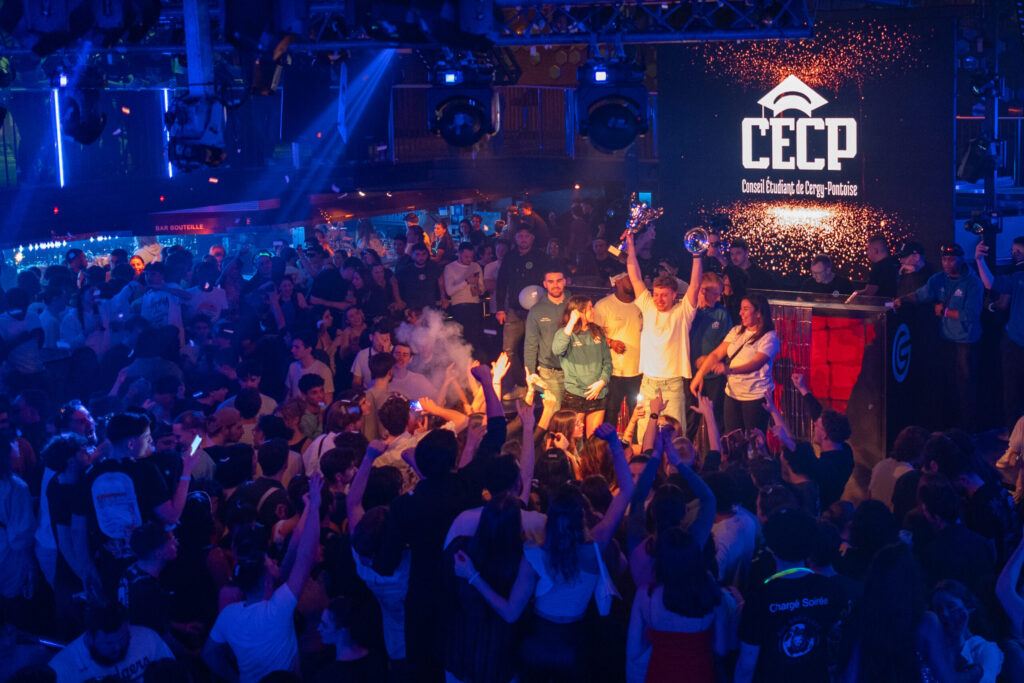 CampusNight_Salle-115-scaled